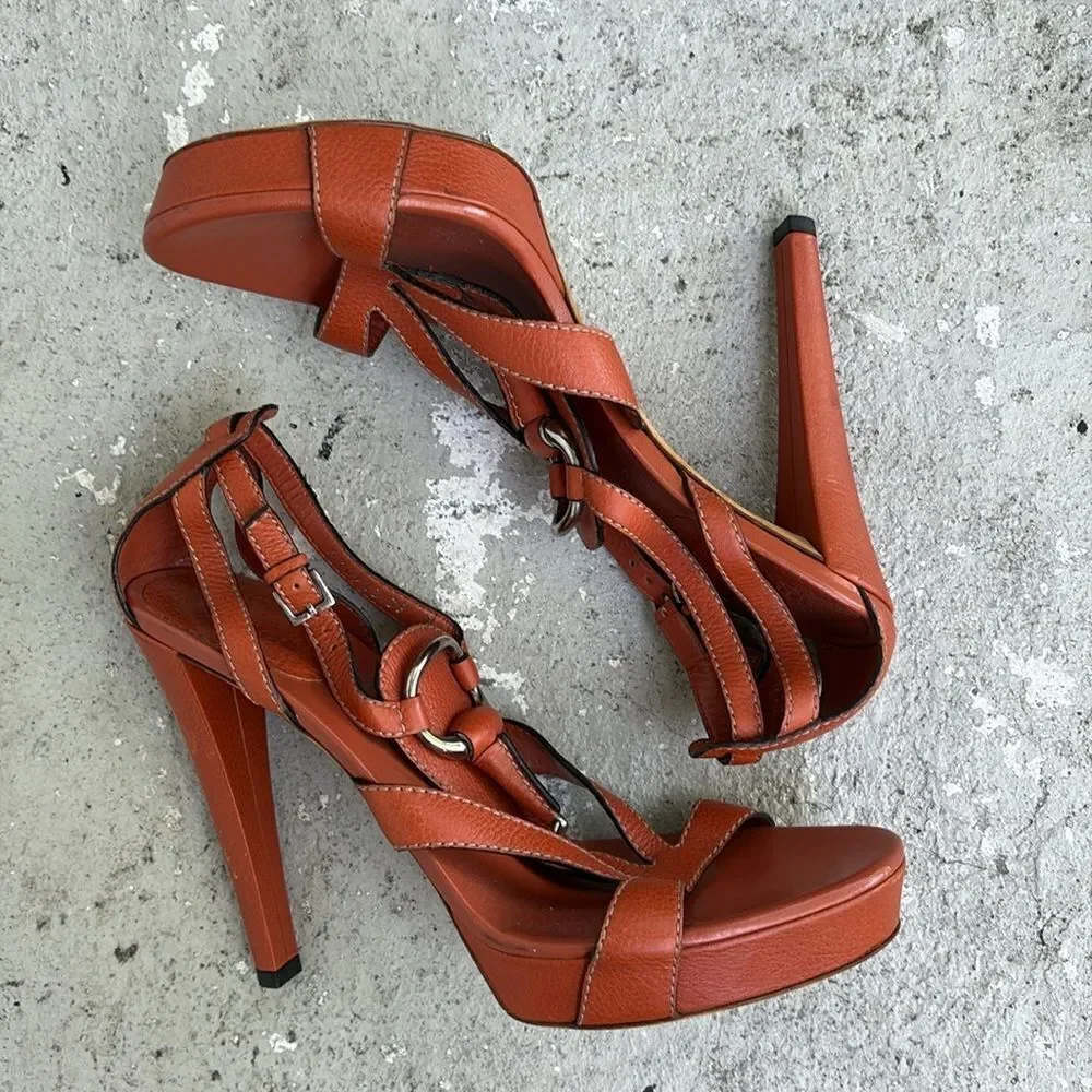 Gucci horse fit platform sandals